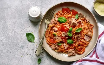 Domates Soslu Ton Balıklı Makarna Tarifi