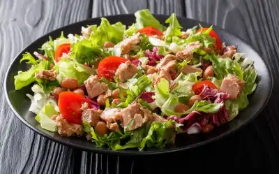 Kuru Fasulyeli Ton Balığı Salatası Tarifi