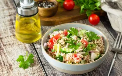 Pesto Soslu Patatesli Ton Balıklı Salata Tarifi