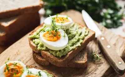 Yumurtalı Avokadolu Tost Tarifi