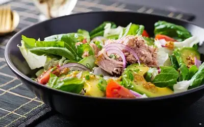 Avokadolu Salata Tarifi