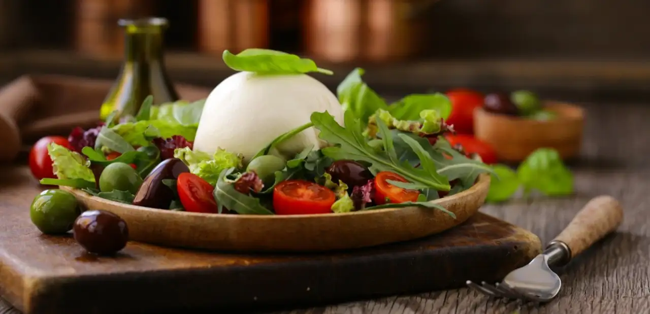 Burrata Salatası Tarifi