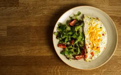 Cheddar Peynirli Omlet Tarifi