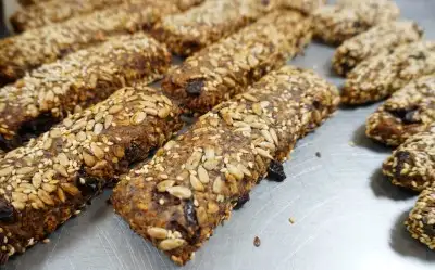 Chia Tohumlu Yulaflı Granola Bar Tarifi