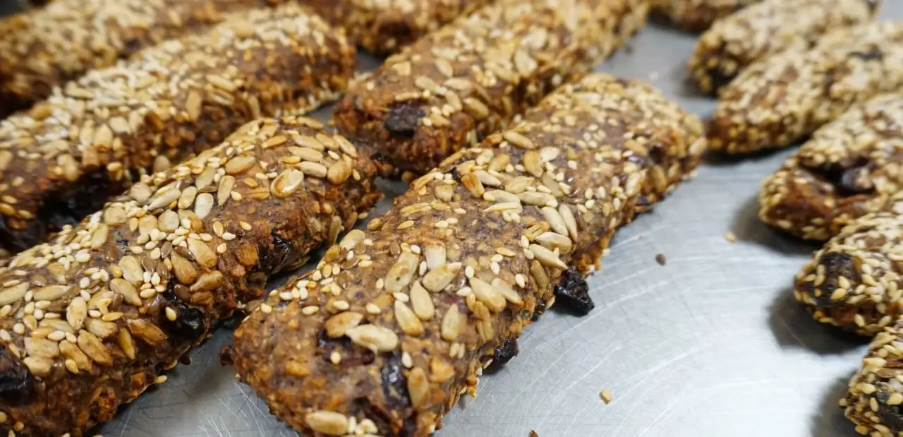 Chia Tohumlu Yulaflı Granola Bar Tarifi