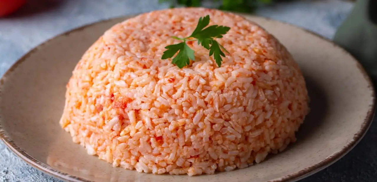Domatesli Pilav Tarifi