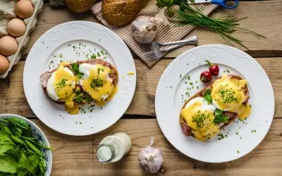 Eggs Benedict Tarifi
