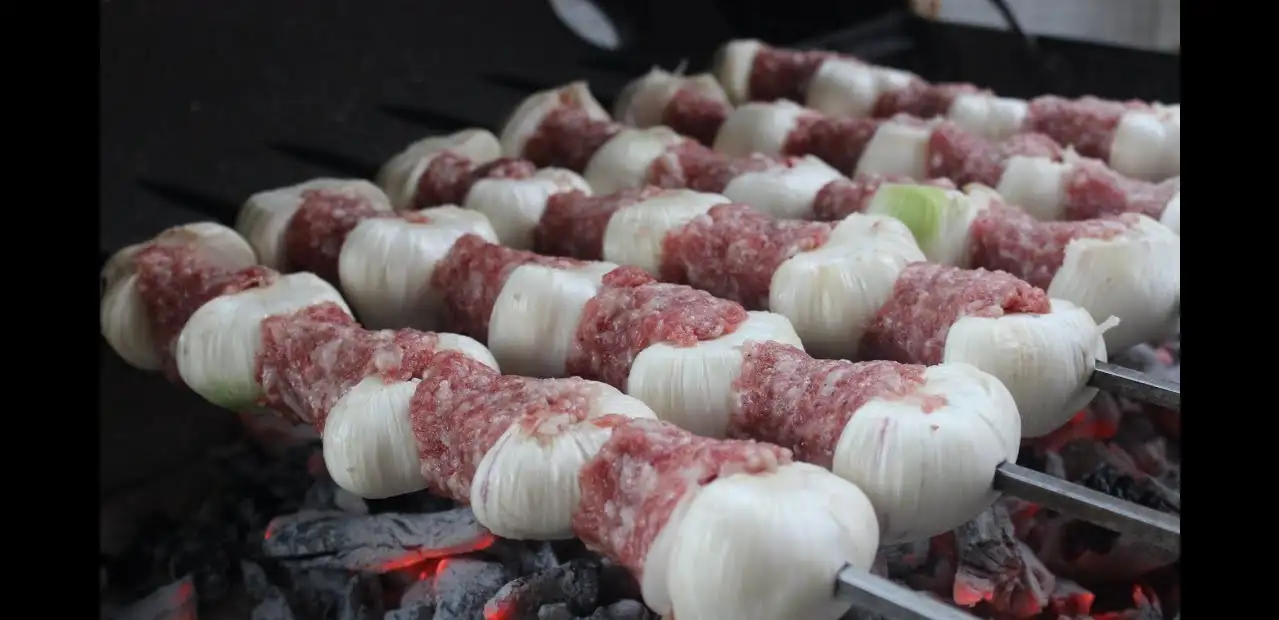 Ekşili Sarımsak Kebabı Tarifi