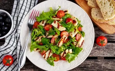 Hellimli Salata Tarifi