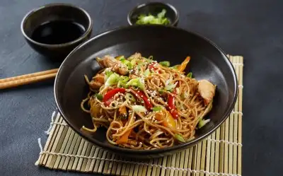 Hindi Etli Noodle Tarifi