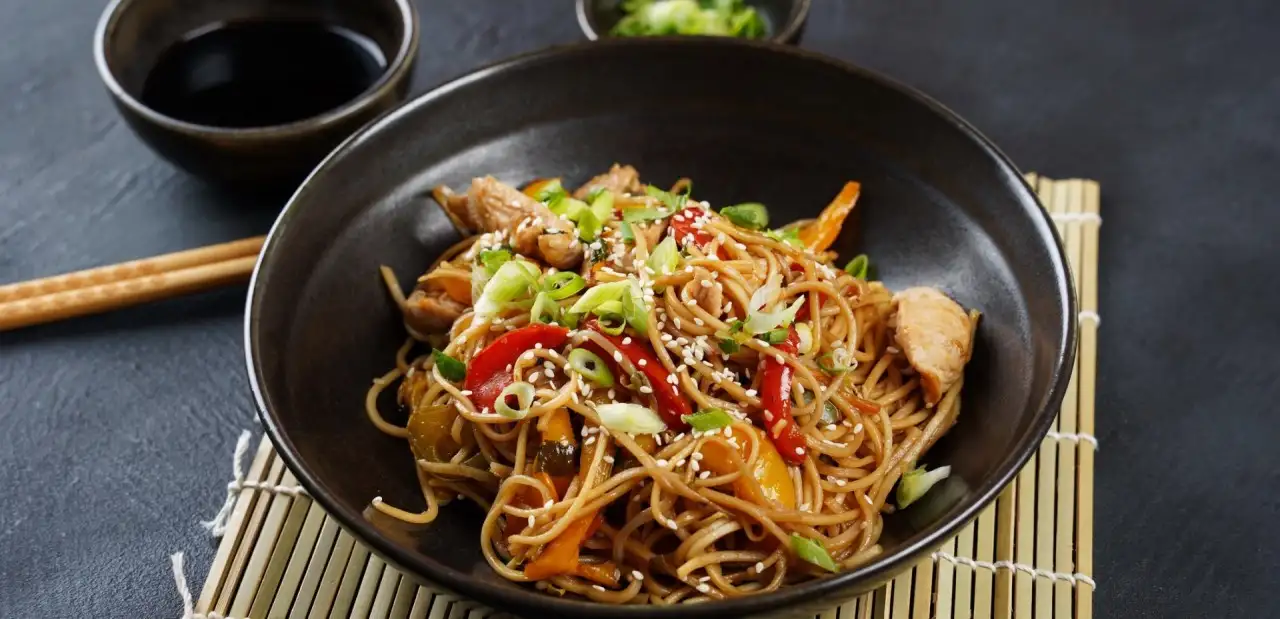 Hindi Etli Noodle Tarifi