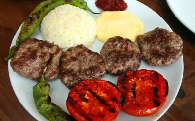 İnegöl Köfte Tarifi
