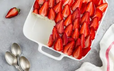 İrmik Soslu Kolay Pasta Tarifi