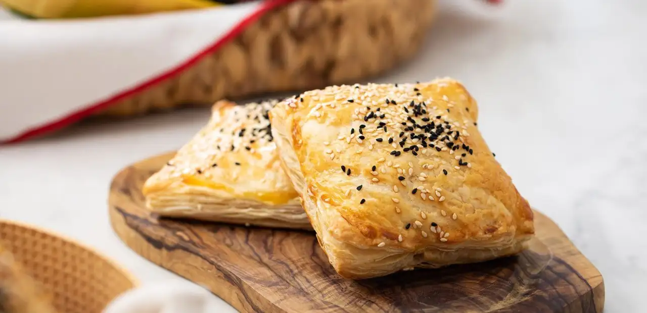 Kabaklı Peynirli Milföy Börek