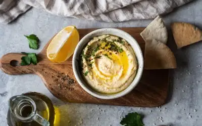 Kaşarlı Humus Tarifi