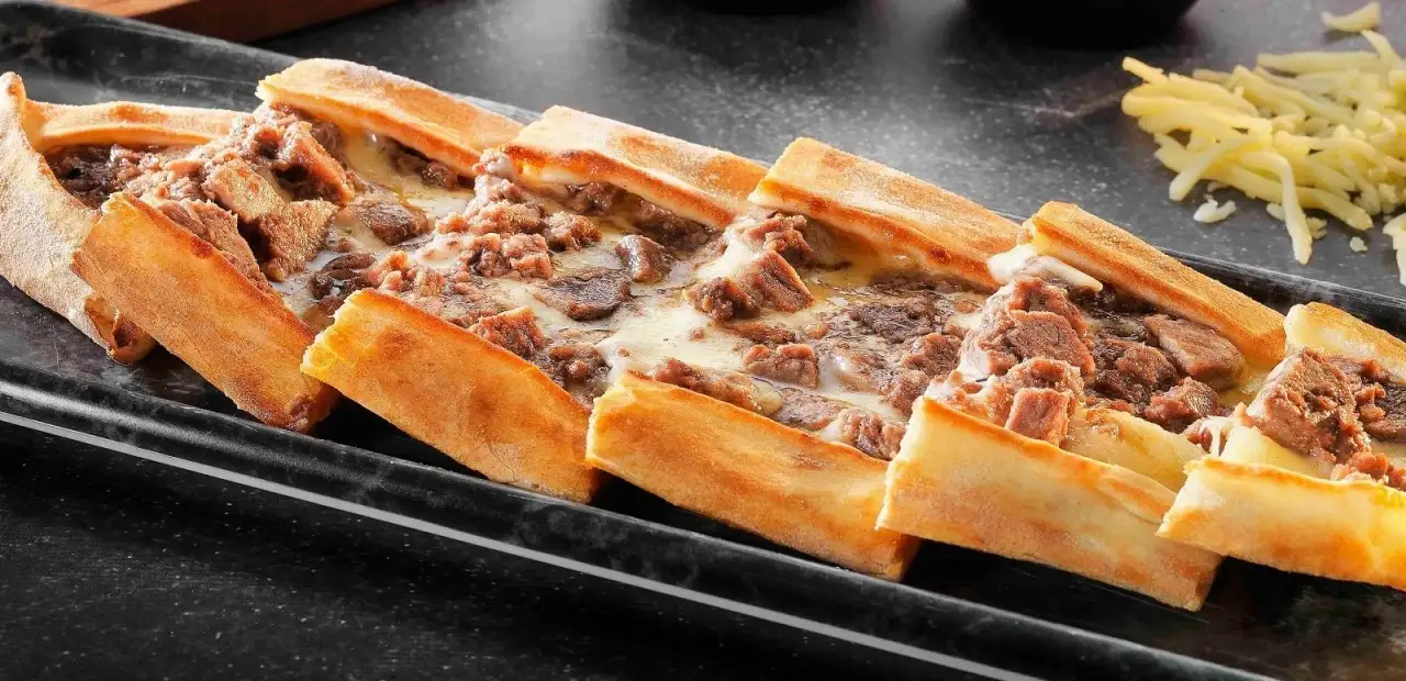 Kavurmalı Kaşarlı Pide Tarifi