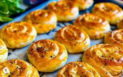 Kıymalı Patlıcanlı Gül Böreği Tarifi