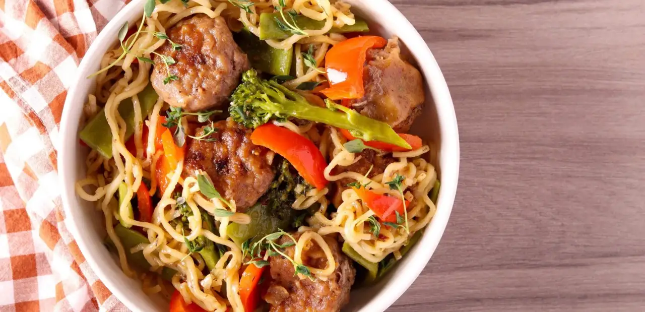 Köfteli Noodle Tarifi
