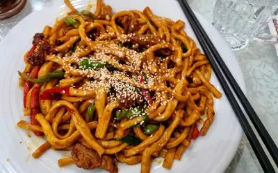 Köri Soslu Noodle Tarifi