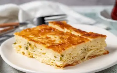 Kremalı Tepsi Böreği Tarifi