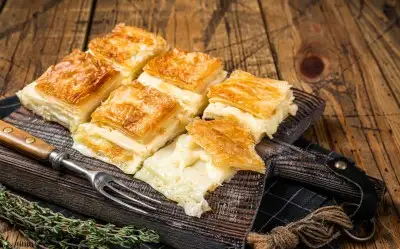 Milföy Hamurlu Börek Tarifleri: Milföyle Hazırlayabileceğiniz 15 Pratik ve Farklı Börek Tarifi