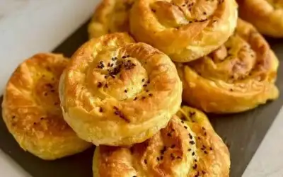 Pırasalı Peynirli Gül Böreği Tarifi