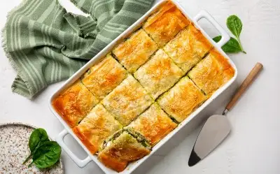 Sebzeli Peynirli Börek Tarifi