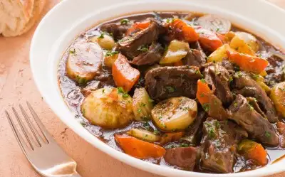 Soğan Yahni (Papaz Yahnisi) Tarifi