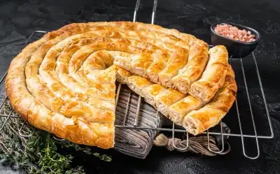Tavuklu Kaşarlı Börek Tarifi