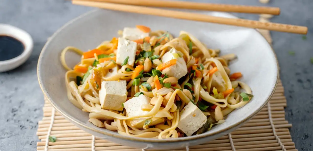 Tofulu Noodle Tarifi