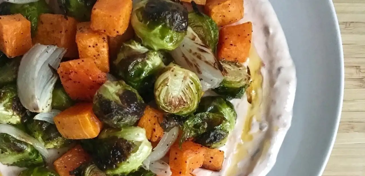 Yoğurt Soslu Brüksel Lahanası Salatası Tarifi