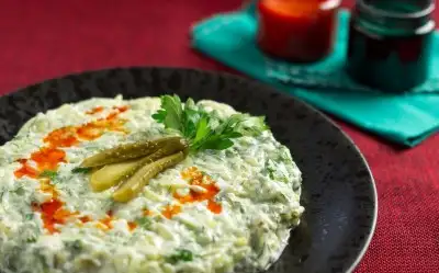 Yoğurtlu Salatalıklı Patates Tarifi