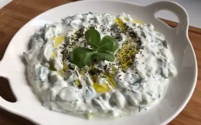 Yoğurtlu Semizotu Salatası Tarifi